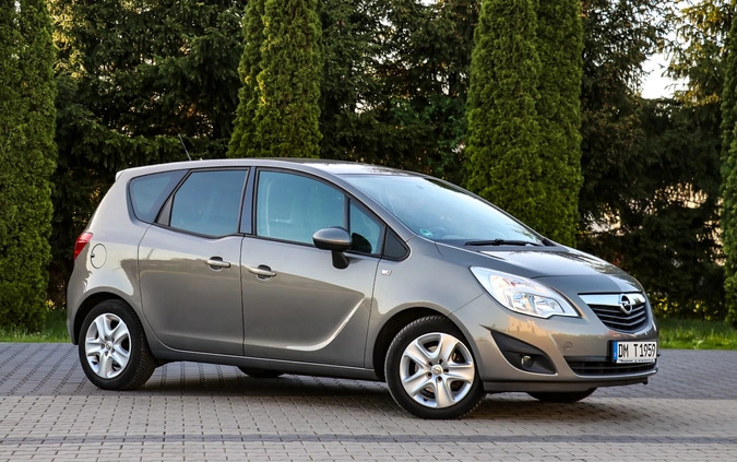 Opel Meriva cena 23900 przebieg: 137682, rok produkcji 2011 z Otwock małe 781